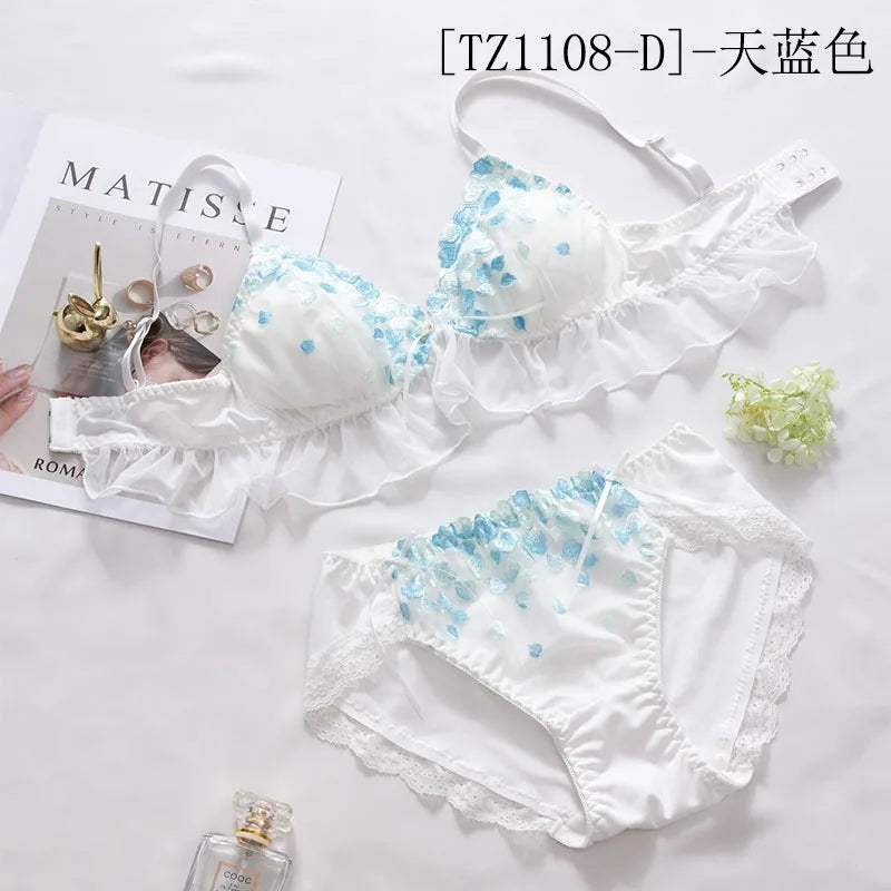 Female embroidered bow lingerie briefs set Japanese sweet bra set triangle cup without steel ring bra student underwear