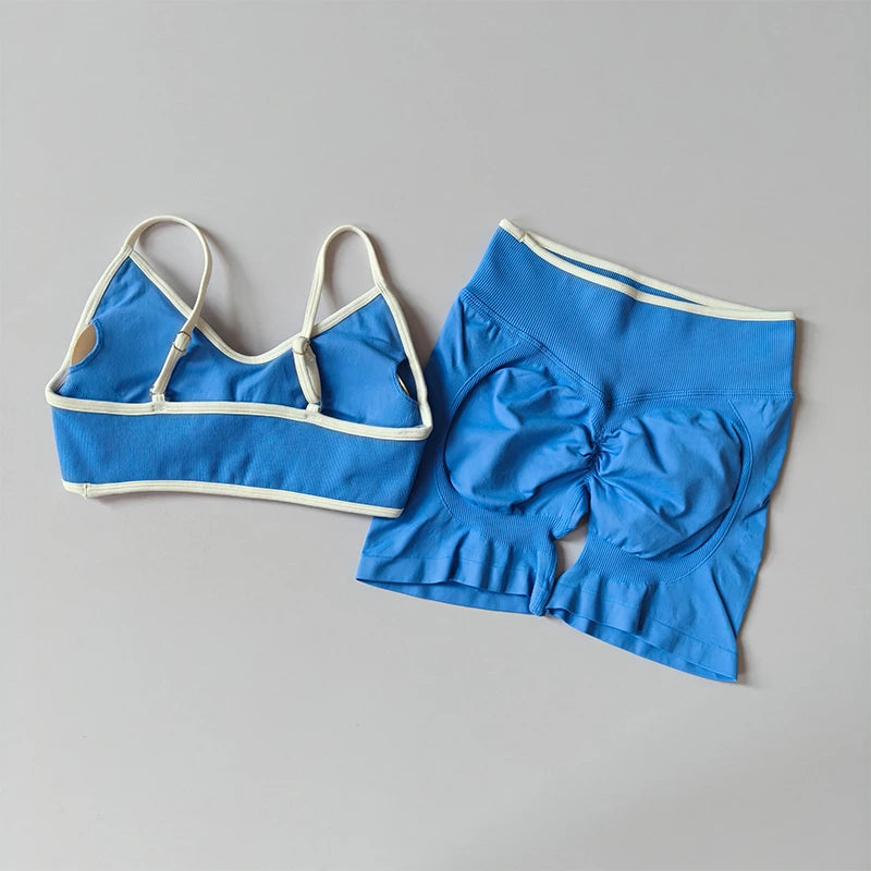 2PCS Yoga Suit Seamless with Chest Pad Tight Sports Bras and High Waist Shorts Outside Wear Running Exercise Fitness Yoga Set