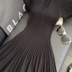 New Black Knitted Dress Fashionable Elegant Style Exuding A Goddess-like Charm Slimming Form-fitting Dress with A Cinched Waist