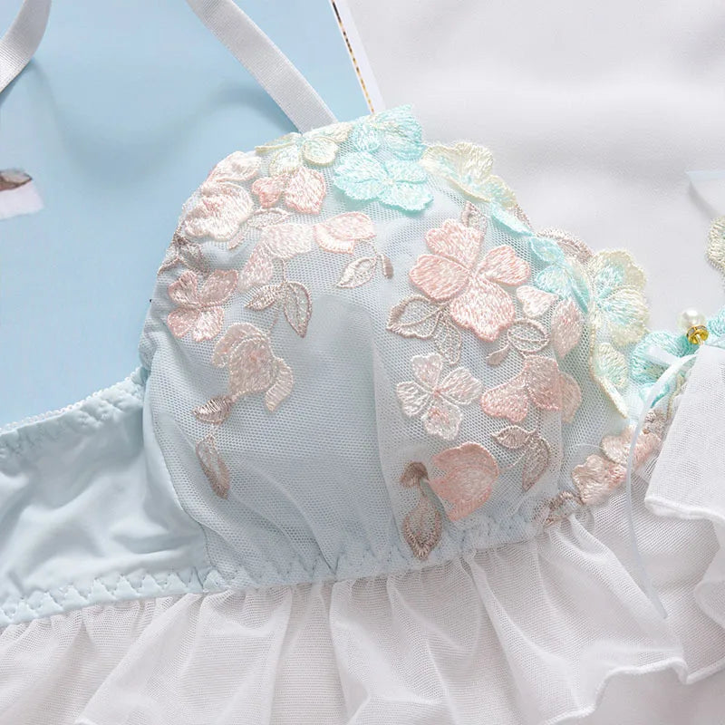 Female embroidered bow lingerie briefs set Japanese sweet bra set triangle cup without steel ring bra student underwear