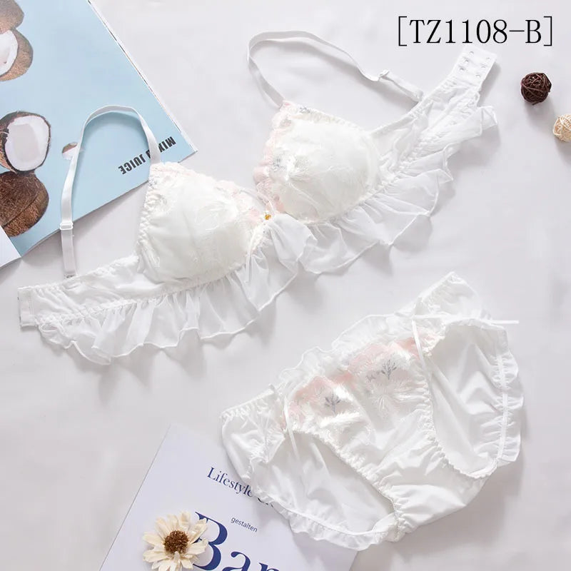 Female embroidered bow lingerie briefs set Japanese sweet bra set triangle cup without steel ring bra student underwear
