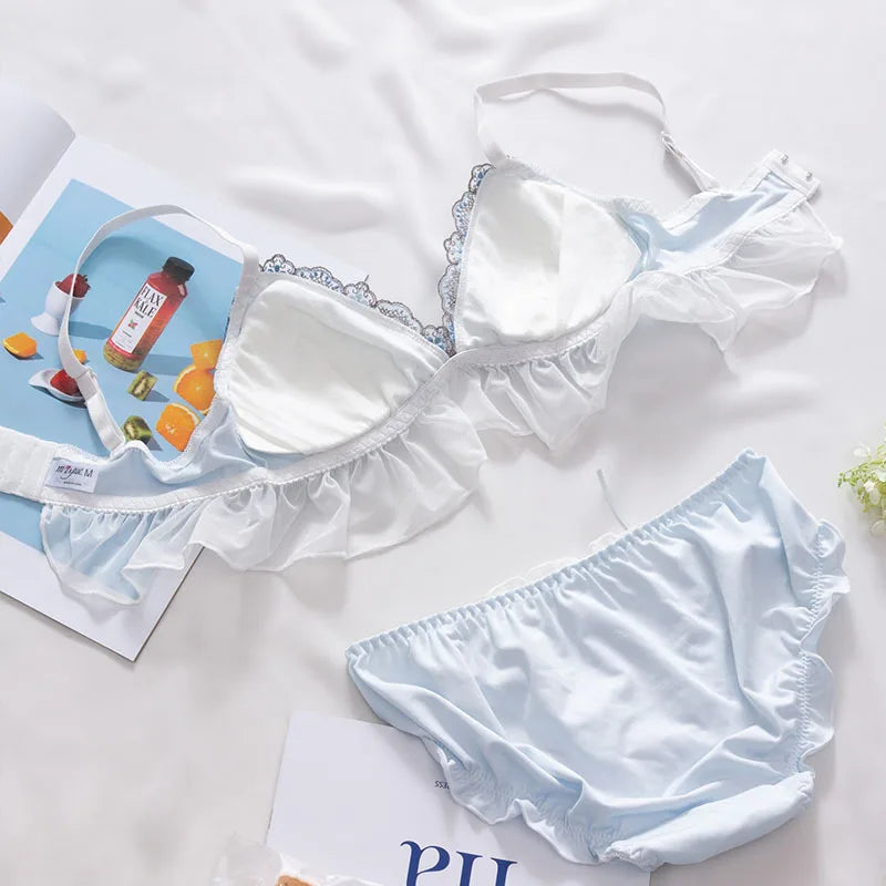 Female embroidered bow lingerie briefs set Japanese sweet bra set triangle cup without steel ring bra student underwear