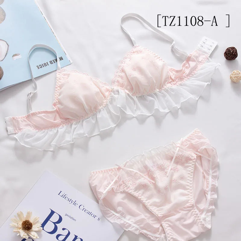 Female embroidered bow lingerie briefs set Japanese sweet bra set triangle cup without steel ring bra student underwear