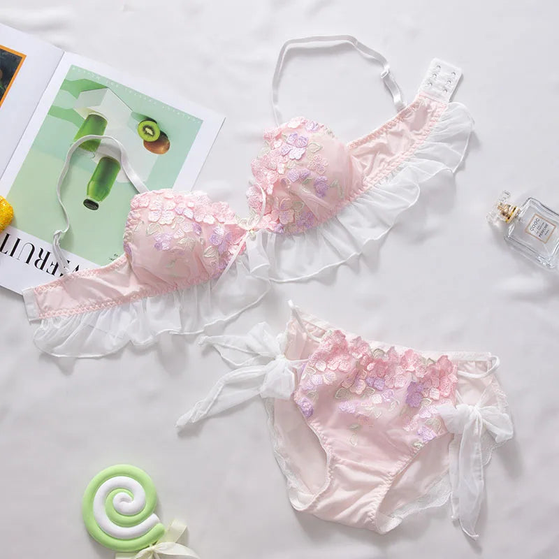 Female embroidered bow lingerie briefs set Japanese sweet bra set triangle cup without steel ring bra student underwear