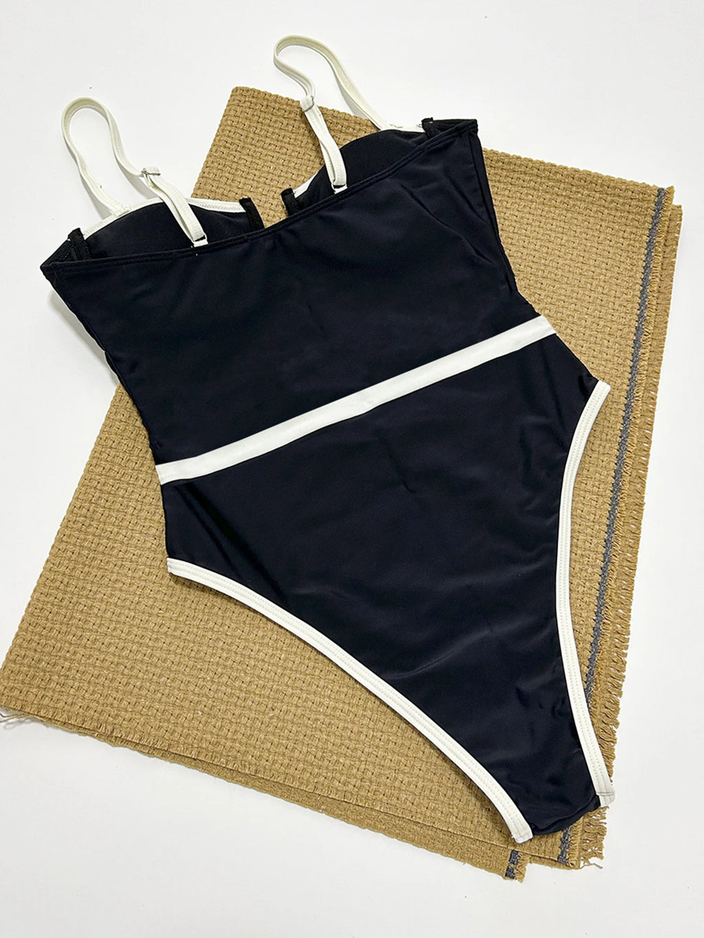 2024 New Black And White Contrast Color One Piece Swimsuit For Women Push Up Swimwear Bodysuit Monokini Bathing Suit Beachwear
