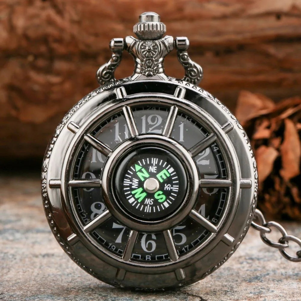 Fashion hollowed out compass pocket watch, outdoor creative flip necklace watch, male and female digital quartz watch Image principale du produit