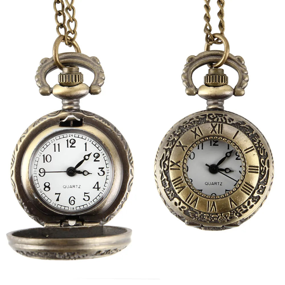 New Fashion Vintage Pocket Watch Alloy Roman Number Dual Time Display Clock Necklace Chain Watches Birthday Gifts Image principale du produit
