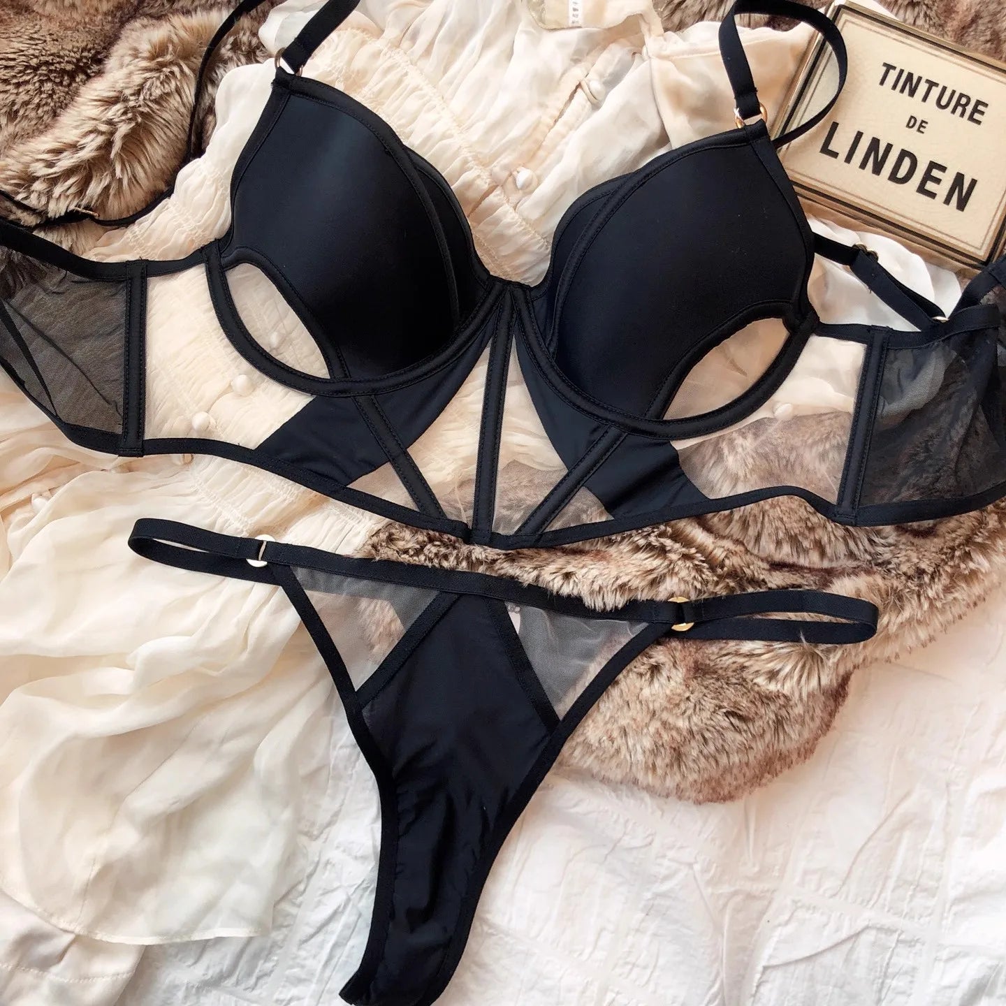 French Thin Cup Women Lingerie Set Sexy Hollow Lace Bra Set Summer Mesh Comfort Breathable Underwear Fish Bone Tops Intimates Main image