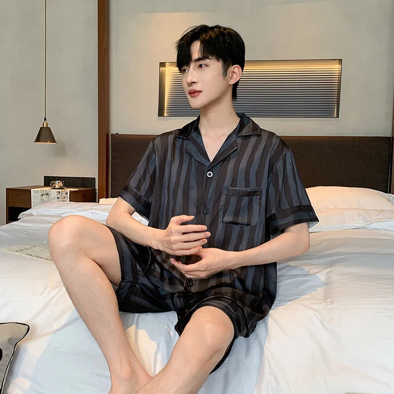 New men's summer summer thin ice silk short-sleeved shorts pajamas teenagers can wear a home service suit