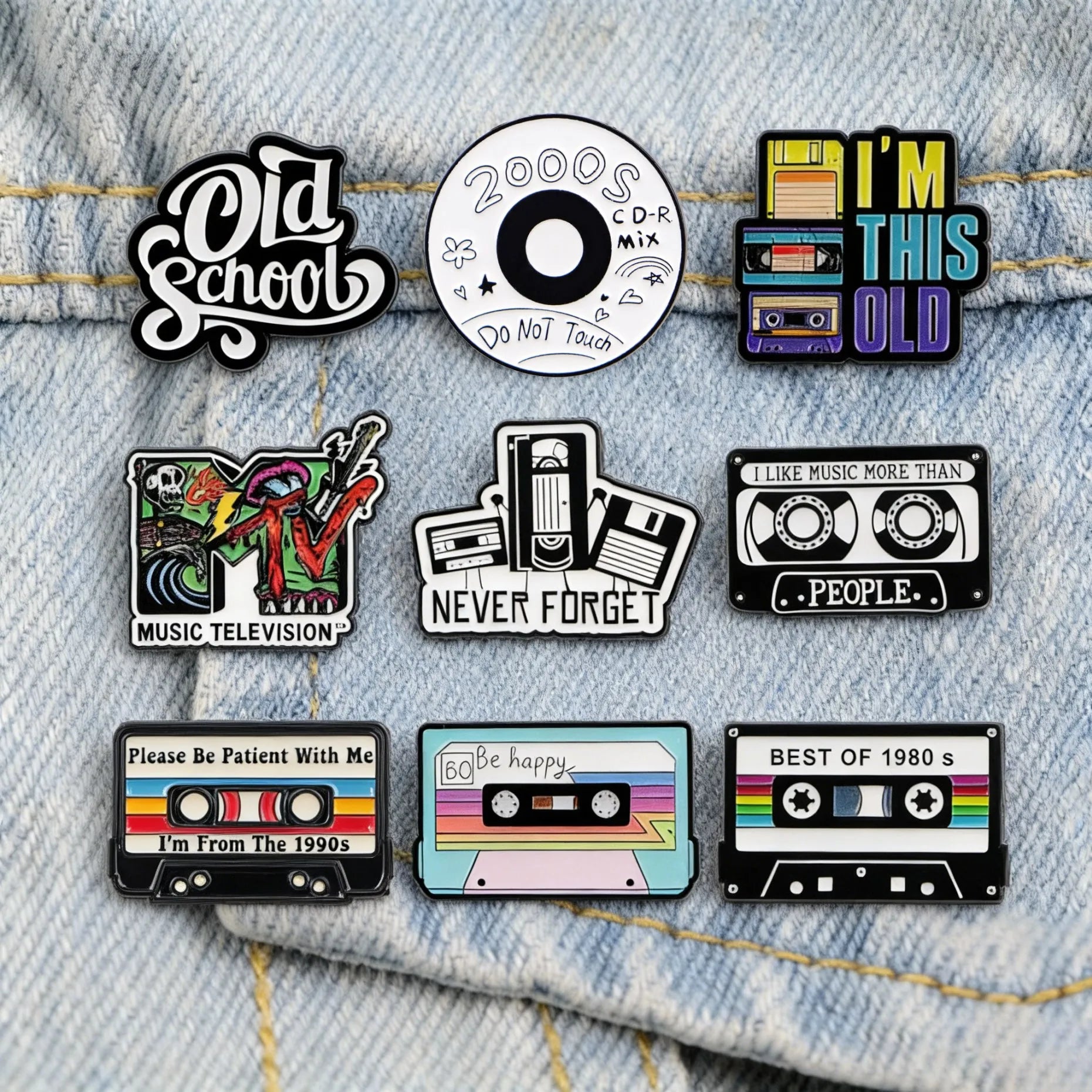 Retro 80s 90s Enamel Pins Vintage Cassette Tape Brooches Old School Lapel Pins for Backpacks Jewelry Gift For Friends Image principale du produit